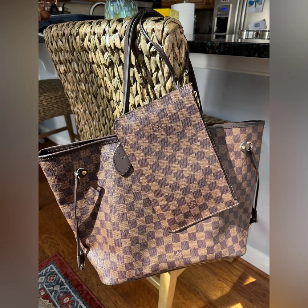 LV Zip pouch - Picture 4 of 17